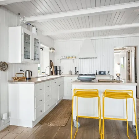 Sten - 30m From The Sea By Interhome